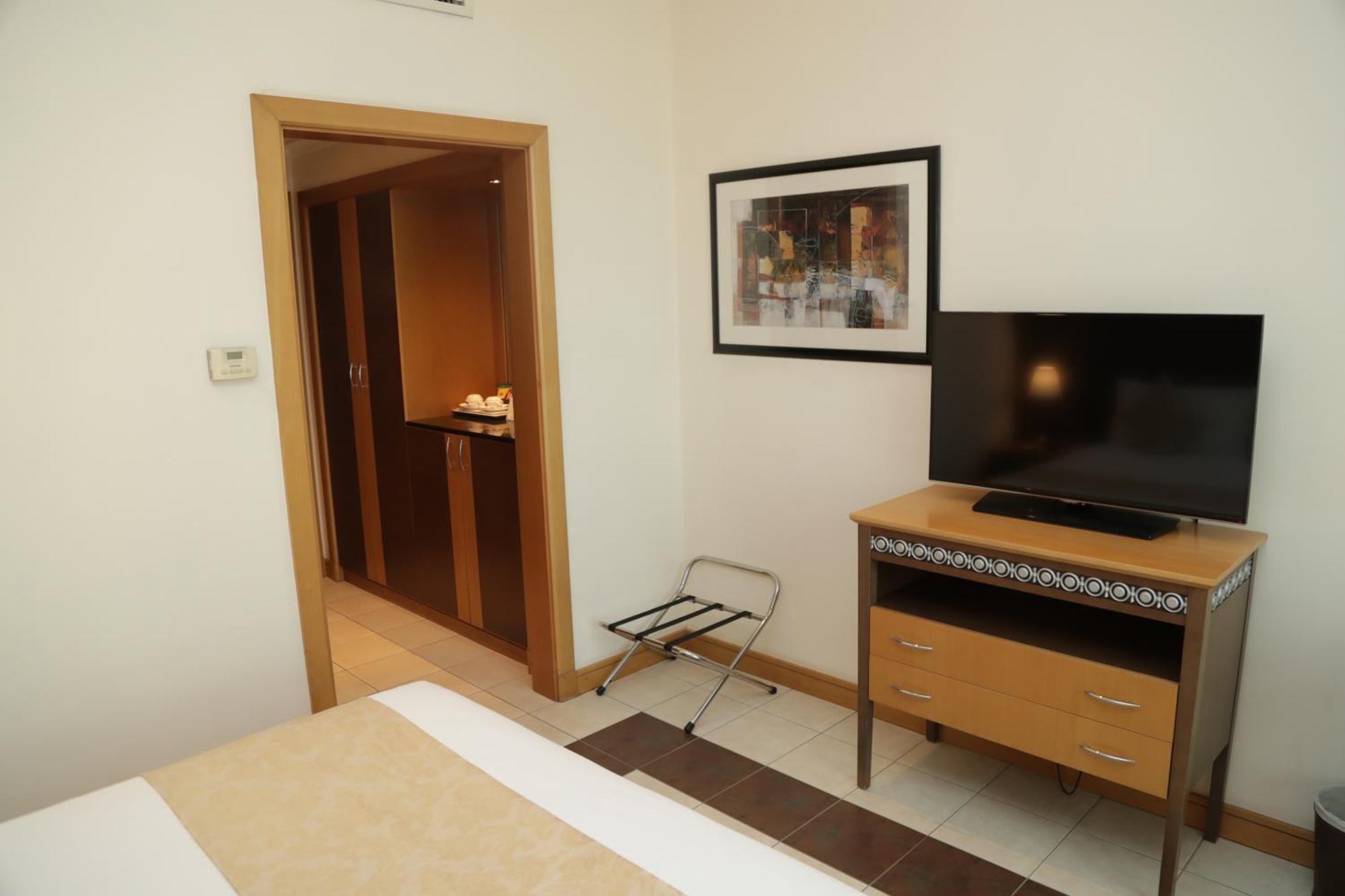 Copthorne Al Jahra Hotel & Resort Kuwait City Exterior foto